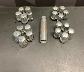 0111 2015 Ford Mustang Gt Aftermarket Lug Nut With Key