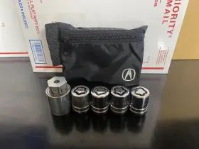 08w42-s6m-202 Acura Genuine Oem Wheel Lock Set 12mmx1.50 19mm Socket Used Chrome