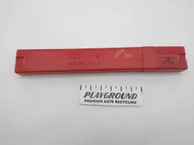563.au1k03 Audi Tt Mk1 8n 1.8l Coupe Safety Warning Triangle 00 01 02 03 04 05 06