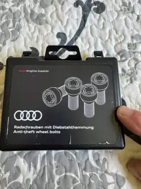 M14x1.5x45 Audi 83a071455 Vw Genuine Oem Anti-theft Wheel Bolts Lugs Kit - Used