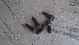 6781152 Bmw X3 E83 Lug Bolt Set Of 5 M14 X 1.5 Free Shipping Oem