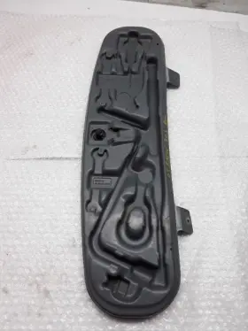 094910 Bmw 71.11-1 Spare Tire Tool Trunk 2005 325i Z-22p