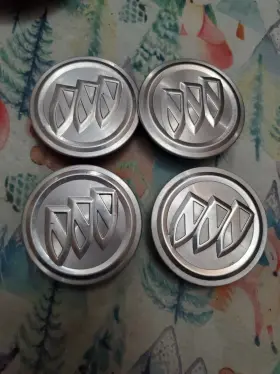 9595010 Buick 04 - 14 Enclave Lacrosse Regal Wheel Center Cap Cover Oem Set Of 4