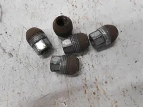 Smitley-255-01-250 Chevrolet 2006 Chevy Impala Lug Nut Set