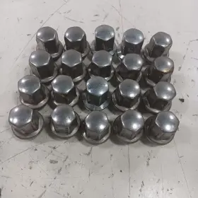 985.gm8221 Chevrolet Truck Chevy Trailblazer Lug Nut Set 2021 2022 2023 2024 2025 Oem