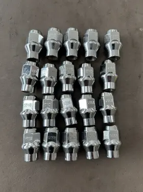 4705sp Custom Wheel Accessories Chrome Et Acorn Lug Nut Set 12mm X 1.25 Thread Pack Of 20