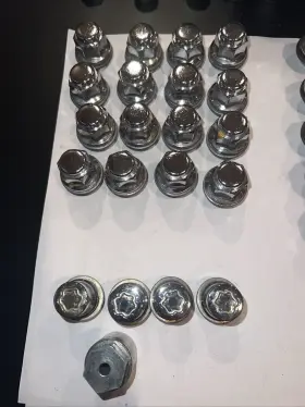 611-980 Dorman 20x Wheel Lug Nut And Additional Key With 4 Lugs Free Shipping