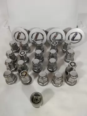 82694nbtb Dorman For 1999-2003 Lexus Rx300 Lug Nut 2001 With Center Caps Used