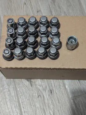 Dlis2t03f-ch Dpaccessories Dlis2t03f-ch/1 Chrome Lug Nuts For 2016-2017 Lexus Is200t With Factory Lock And Key