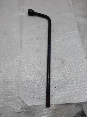 563.fd1c16 Ford Spare Tire Changing Wrench Tool 2016 Fiesta Z-86p