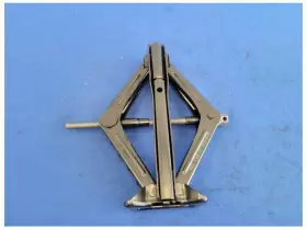 563.fd1i21 Ford 2015-2023 Mustang Gt S550 Scissor Jack Emergency Kit Roadside 2560