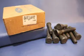 E8tz-1107-c Ford 1 New Genuine Oem Rear Wheel Lug Stud One Per Order