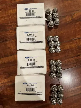 M1012br Ford 22-26 Bronco Silver Lug Nuts Set Of 24