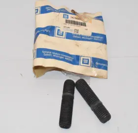 B12-116 General Motors 2443312 2x Nos Oem Genuine Gm Stud Frt Hub Rim Serrated 3/4-10 Lh/rh -