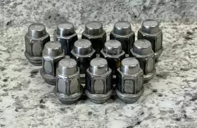 09598708 Gm Qty 12 Genuine Wheel Lug Nut With Stainless Steel Cap 12x1.50