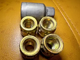 12343761 Gm Genuine Goodwrench Wheel Lug Nut Lock Set With Key Corvette 1988 1989 1997-1999
