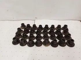 560.gm8b23 Gm Set Of 32 Dually Lug Nuts From 2023 Silverado 3500 Drw 14x1.5mm 88-24 10938628