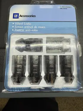 85132681 Gm Black Locking Lug Nut