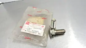 94223200 Gm 2 Genuine Oem 1970-1982 Chevy Luv Wheel Stud Hub Bolt