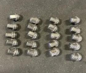 9596863 Gm Set 20 2005-2024 Genuine Chevy Cadillac Pontiac Oem Rim Wheel Hub Lug Nut