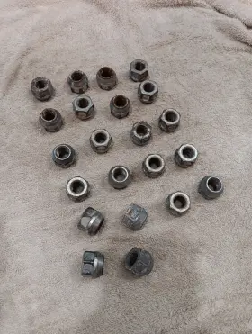 Ek16 Gmc 24 Lug Nuts Sj 6 Metric 22 In Lot Owm 14mm 1.50
