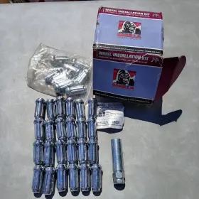 82497 Gorilla #82497 Dt#82497 S/d Duplex Wheel Lug And Lock Kit 14 Mm X 2.00 32 Lugs