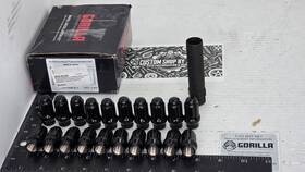 Gorilla Automotive 21133etbc Black Et Spline Small Diameter Lug Nut Kit M12x1.50 20pc And Key