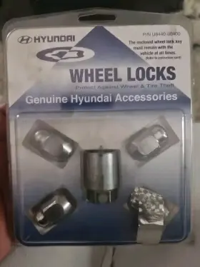 U8440-00200 Hyundai Oem Wheel Locks