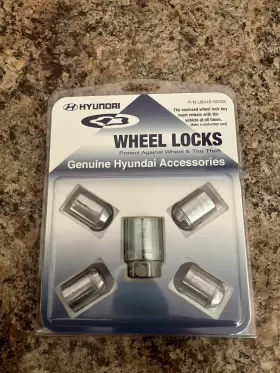 U8440-00400 Hyundai Factory Alloy Wheel Lock Kit Fits 19 Mm Lug