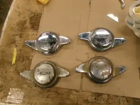 1466a Jaguar Knock Off Spinner Xk120 Xke E-type Set Of 4. Left And Right