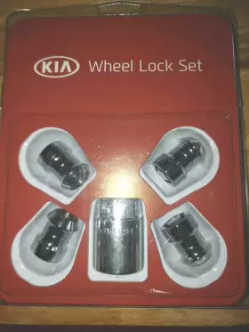 U8440-50001 Kia Locking Lug Nuts Set