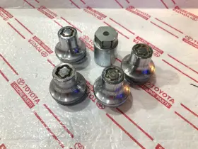 Pt276-50080 Lexus/toyota Ls460 Ls600h Lx570 Oem Factory Wheel Lock Set Lc500 Chrome 2007-2021