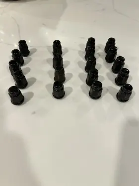 Ln000013bx20 Lglg Pfe 5lb Xy 20 Black Bulge Acorn Lug Nuts 3/4 Inch Hex Mopar Like New