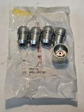09597978 Mcgard Wheel Lock Kit 076424 4 Studs And Key For Gm