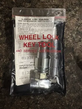 Yr33-17a147-ba Mcgard 81331 Wheel Locks With Key Ford Mustang Oem