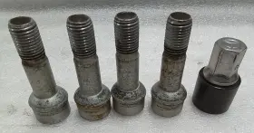 0009901807 Mercedes 2007-2017 S550 S-class Set Of 4 Security Lug Bolts With Key