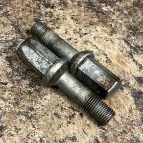 A0009905307 Mercedes-benz 407 33005 280 Oem 1404000170 Replacement Lug Bolts For Select 90s Se Sel Sec Series