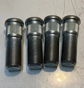 292964c1 Navistar 4 Quantity Of Wheel Stud Lug Bolts For Ford W988r Qty