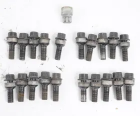 95836105700 Porsche 2011-2018 Cayenne - Locking Lug Nut / Bolt Set With Key