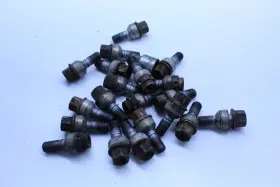 99636120302-23506 Porsche 911 996 997 Boxster Cayman 986 987 Wheel Lug Nut Set With Lock