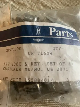 Ur71534 Rolls-royce Rolls-royce/bentley Hubcap Key Lock Set