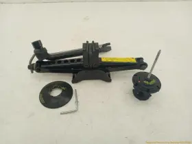563.rv1e14 Rover Range Evoque L538 Emergency Vehicle Jack And Tool Fits 2012-2019 12 13 14 15