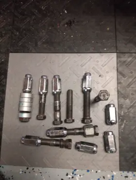 A1027 Strange Engineering Stud Kit Screw-in 5/8-18 Rh 3 Inch Length Only 8 With 9 Lugs