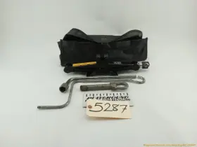 563.to1m03 Toyota Mr2 Spyder Vehicle Emergency Jack With Tool And Tow Hook Fits 2000-2005