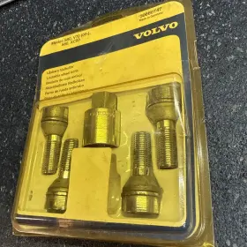 30660747 Volvo Lockable Wheel Bolts Oem New Open Box #30660747 With User Guide