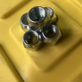87699 Volvo Lug Nuts 240 1975-1993 242 244 245 260 Set Of 5 Oem New