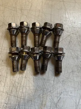 9485474 Volvo 10 Chrome Wheel Lug Nuts With Washer - S60 S80 V70 Xc60 Xc70 Xc90. X-10
