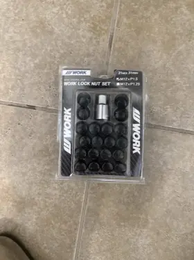 M12x1.50 Work 240255 Wln Type Lug And Lock Nut Set 16 4 Locks - Close End / Black