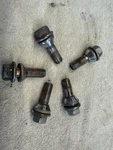 5 Oem Volvo P2 99-24 S60 V70 XC70 S80 XC90 Lug Nuts Bolts Studs Used. Price: $18.00.